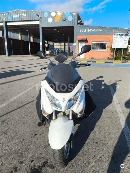 Suzuki Burgman 125 – Vista 4