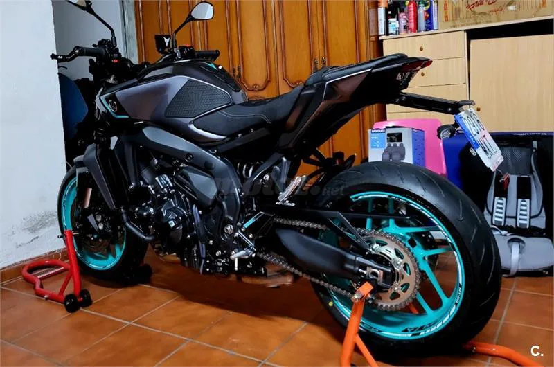 Yamaha MT-09 – Vista 8