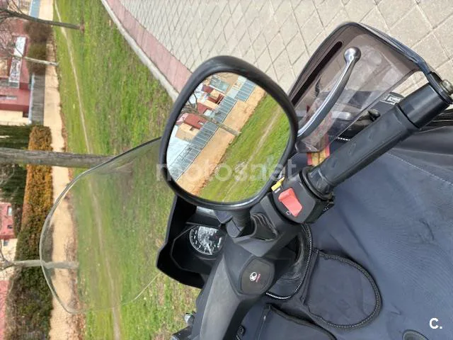 Kymco Grand Dink 300 – Vista 12