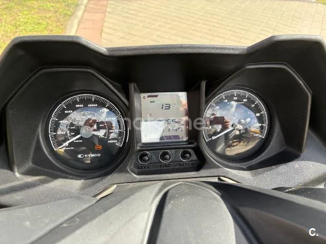 Kymco Grand Dink 300 – Vista 6