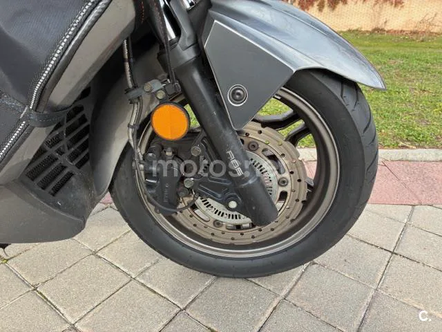 Kymco Grand Dink 300 – Vista 7
