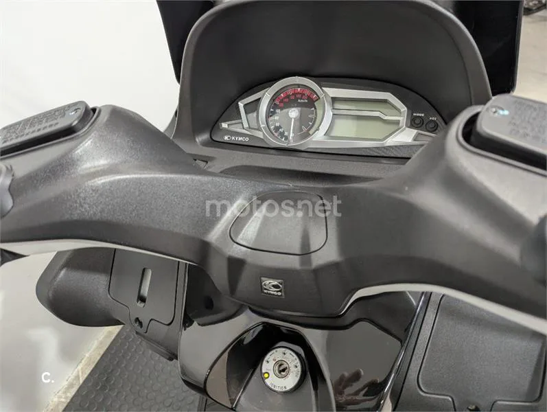 Kymco Xciting 400 – Vista 11