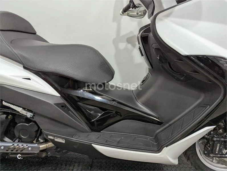 Kymco Xciting 400 – Vista 7