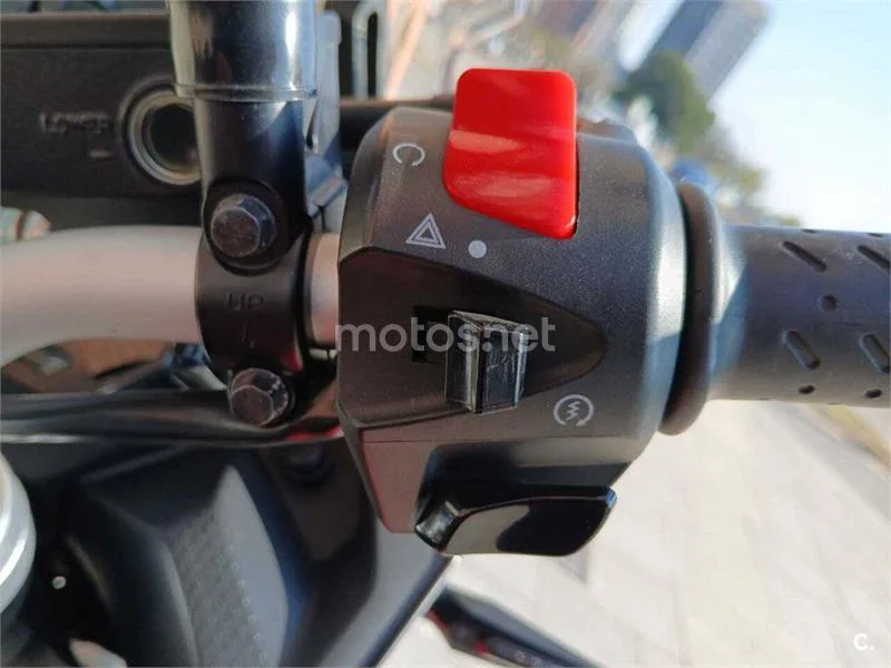 Voge 650 DSX – Vista 8