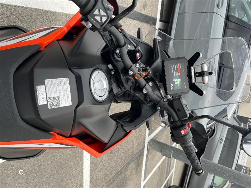 KTM 890 – Vista 3