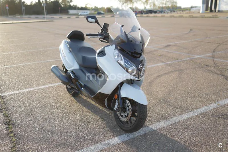 SYM Maxsym 400 – Vista 3