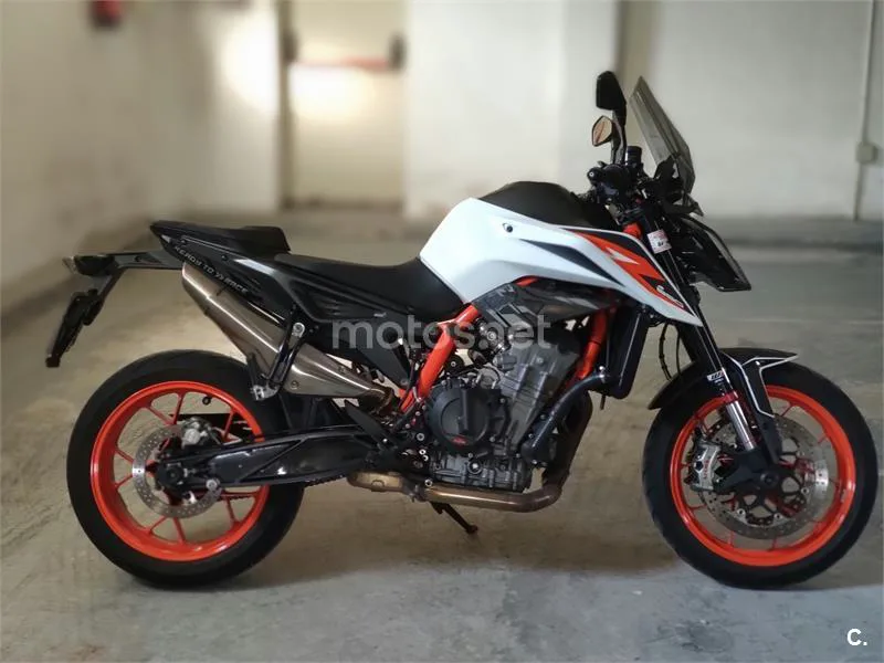 KTM 890 – Vista 2