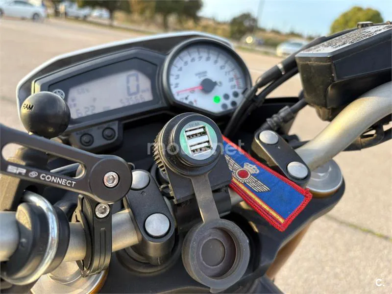 Yamaha FZ8 – Vista 11
