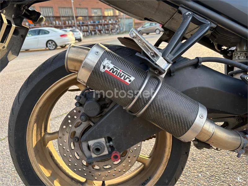 Yamaha FZ8 – Vista 12