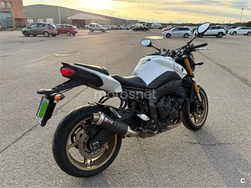 Yamaha FZ8 – Vista 4