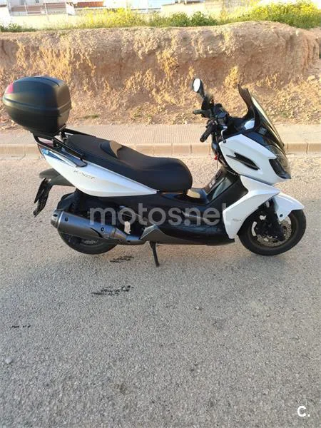 Kymco K-XCT 125i – Vista 4