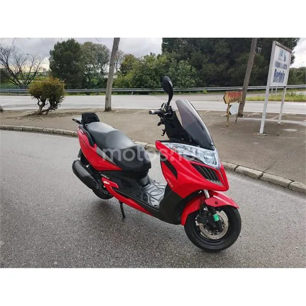 Kymco Yager GT 300 – Vista 3