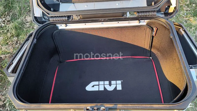 Suzuki V-Strom 650 XT – Vista 12