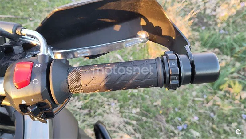 Suzuki V-Strom 650 XT – Vista 14