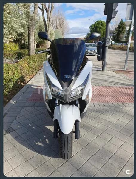 Kymco Grand Dink 300 – Vista 2