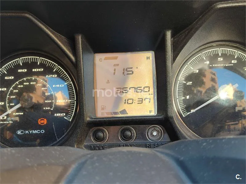 Kymco Grand Dink 300 – Vista 5