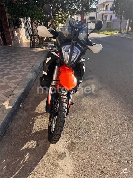KTM 890 – Vista 3