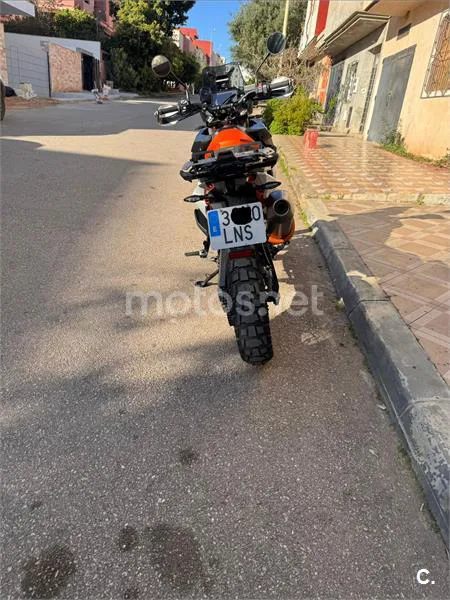 KTM 890 – Vista 4