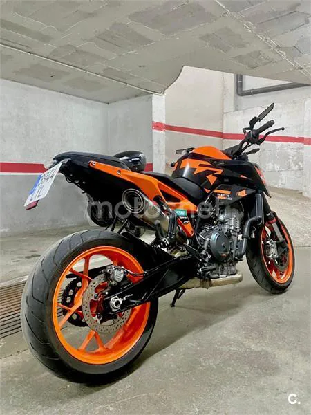 KTM 890 – Vista 2