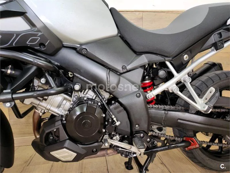 Suzuki V-Strom 1000 – Vista 11