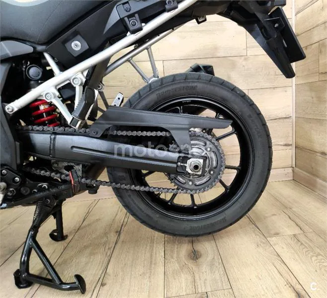 Suzuki V-Strom 1000 – Vista 12