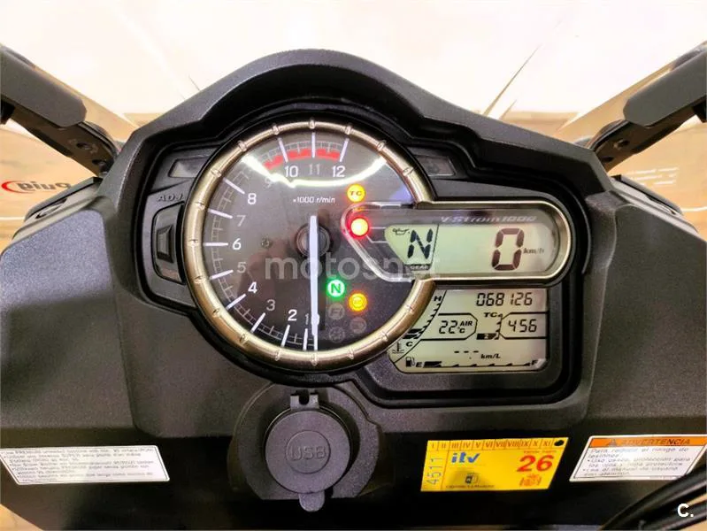 Suzuki V-Strom 1000 – Vista 15