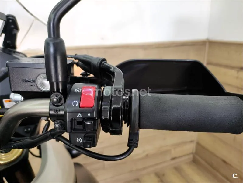 Suzuki V-Strom 1000 – Vista 16