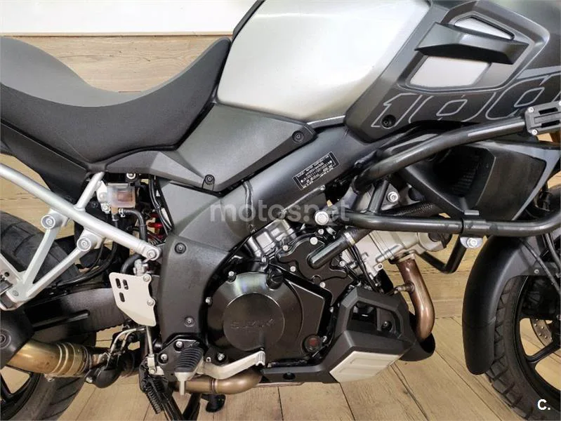 Suzuki V-Strom 1000 – Vista 8