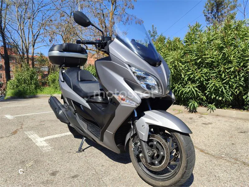 Suzuki Burgman 400 – Vista 2