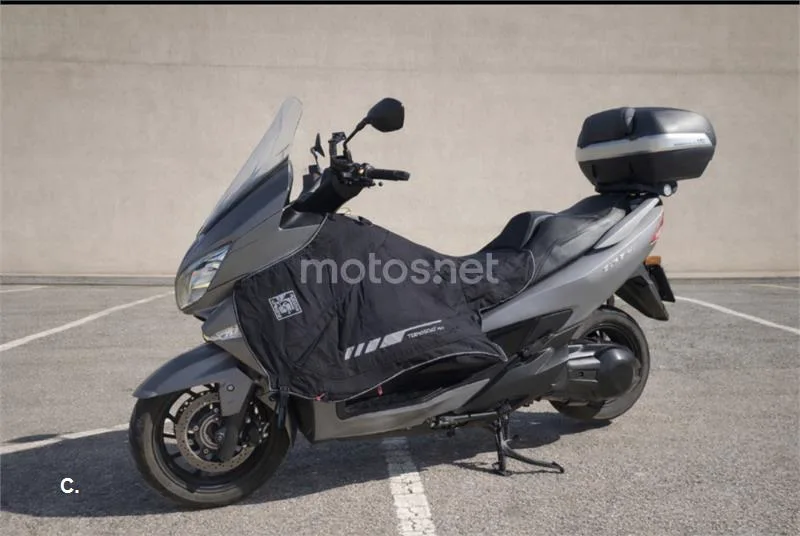 Suzuki Burgman 400 – Vista 3