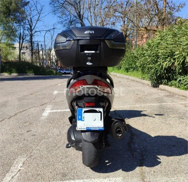 Suzuki Burgman 400 – Vista 4