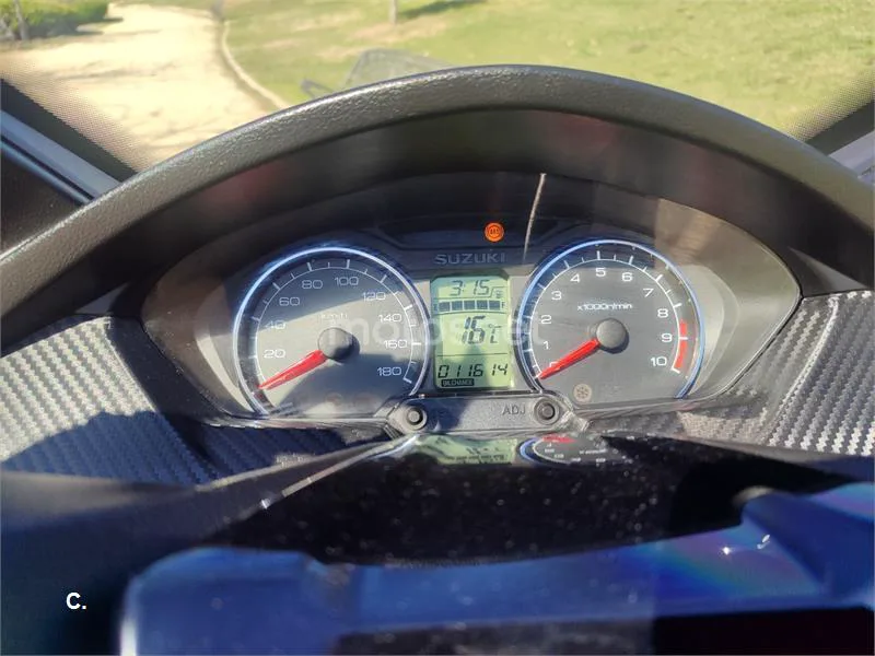 Suzuki Burgman 400 – Vista 9