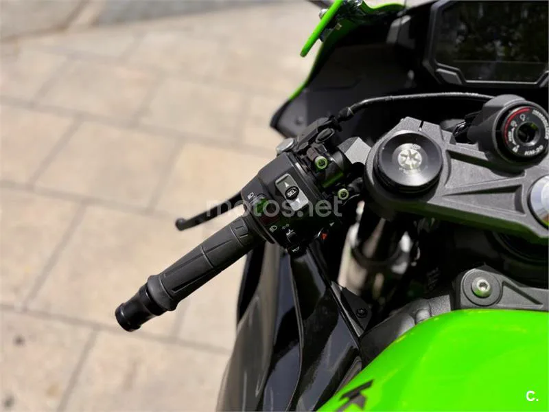 Kawasaki Ninja ZX-6R – Vista 15