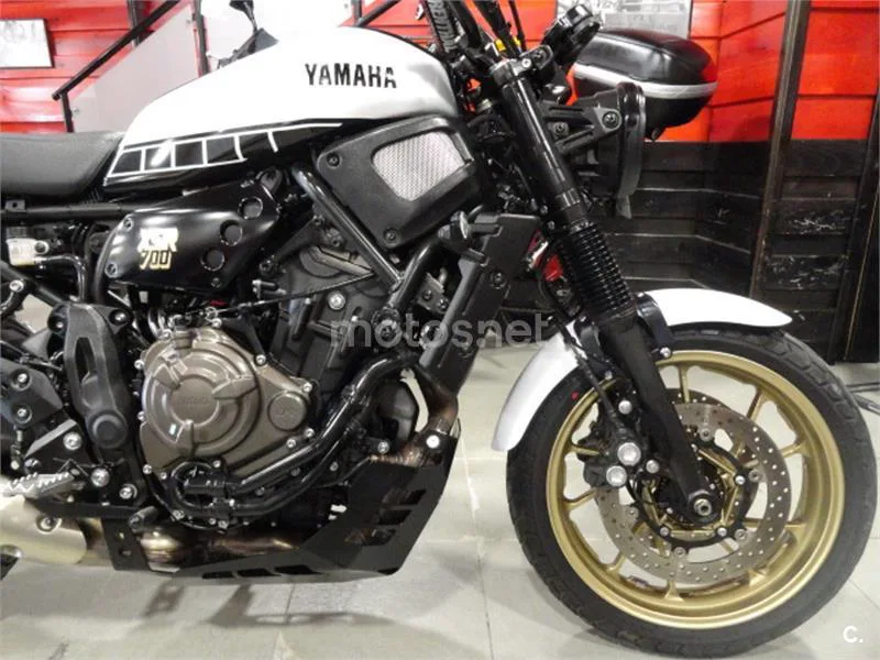 Yamaha XSR 700 – Vista 3