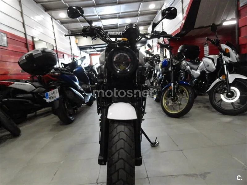 Yamaha XSR 700 – Vista 4