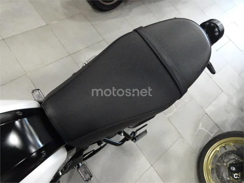 Yamaha XSR 700 – Vista 8