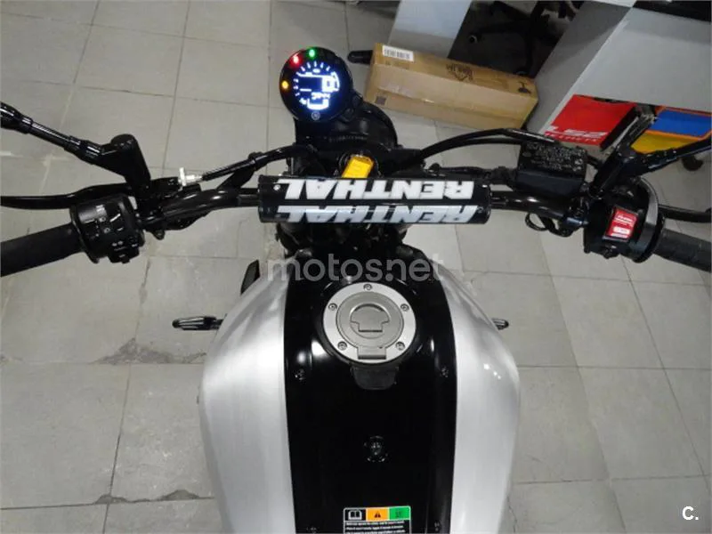 Yamaha XSR 700 – Vista 9