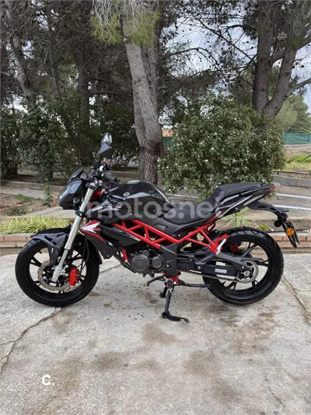 Benelli BN 125 – Vista 4