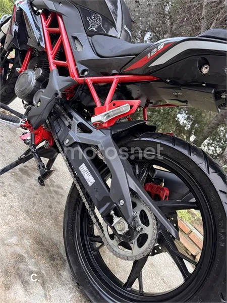 Benelli BN 125 – Vista 5