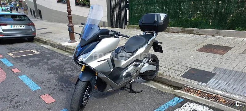 Honda Forza 750 – Vista 11