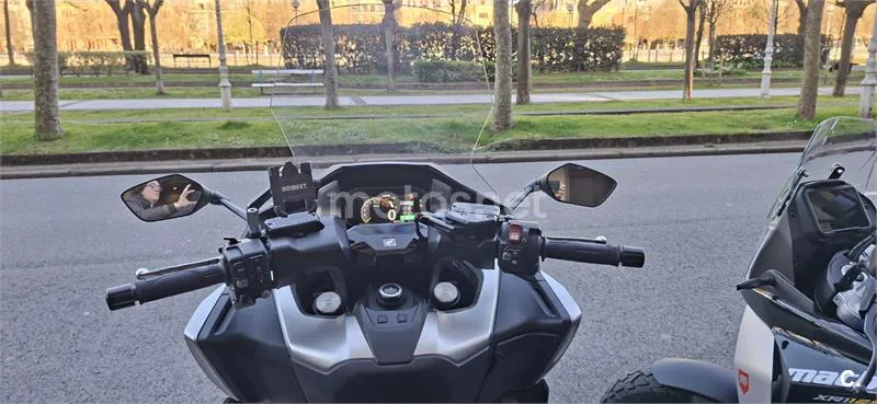Honda Forza 750 – Vista 15