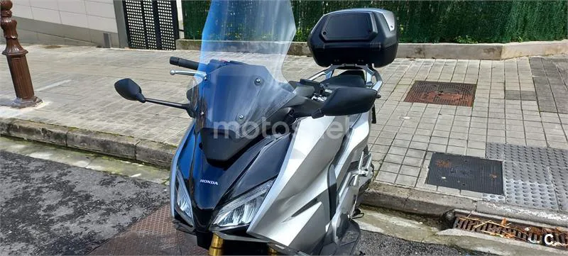 Honda Forza 750 – Vista 10