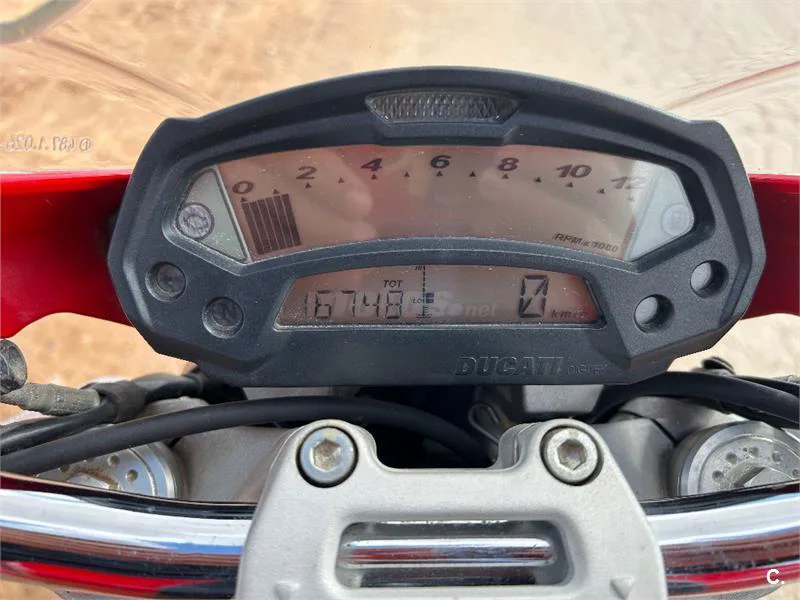 Ducati Monster 696 – Vista 3