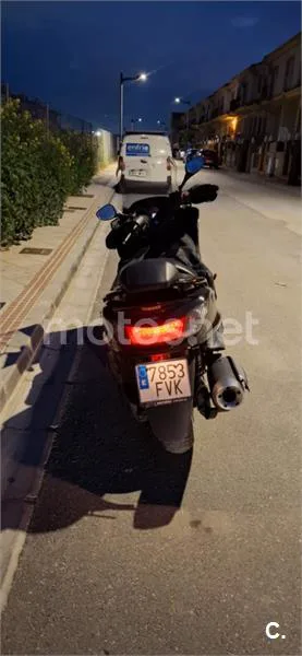 Yamaha YP Majesty 400 – Vista 2