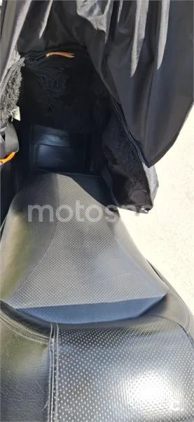 Yamaha YP Majesty 400 – Vista 11