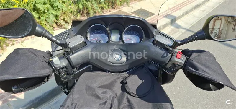 Yamaha YP Majesty 400 – Vista 14