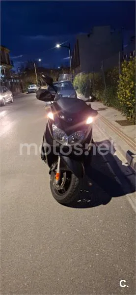 Yamaha YP Majesty 400 – Vista 3