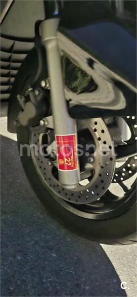 Yamaha YP Majesty 400 – Vista 6