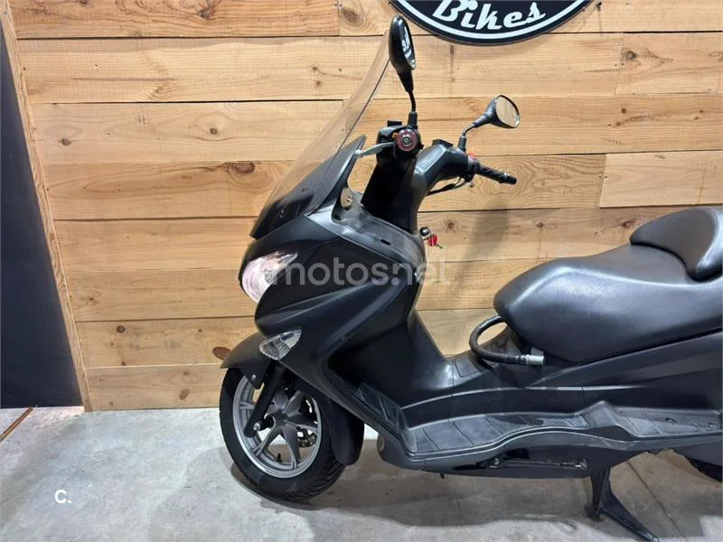 Suzuki Burgman 200 – Vista 19