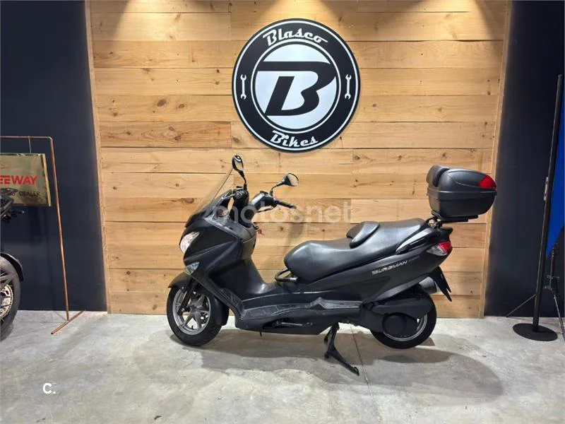 Suzuki Burgman 200 – Vista 22